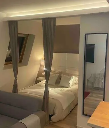 Denier Etage Avec Parking
